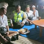 Bhabinkamtibmas Kamasan Bersama Pecalang Pengamanan di Pura Taman Sari