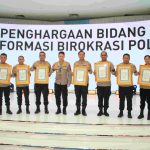 Kapolres Jembrana AKBP Kadek Citra Dewi Terima Penghargaan Pelayanan Prima PEKPPP Mandiri 2024