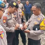 Kanit Provost Polsek Densel Gelar Pengecekan Kelengkapan Personel Jelang Hari Bhayangkara ke-79