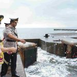 Hari Bhayangkara ke-79, Kapolres Klungkung Pimpin Upacara Tabur Bunga di Perairan Eks Galian C Dermaga Kapal Roro Desa Gunaksa
