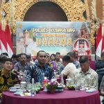 Polres Klungkung Nobar Wayang Kulit “Amartha Binangun” Peringati Hari Bhayangkara ke-79
