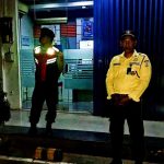 Unit Samapta Polsek Mengwi Sambangi Kantor BRI Sempidi Dialogis Dengan Petugas Satpam