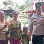 Bhabinkamtibmas Bakas Monitoring Penyaluran BLT Dana Desa Tahap VIII