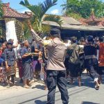 Bhabinkamtibmas Desa Ped Amankan Kegiatan Mekinsani Geni