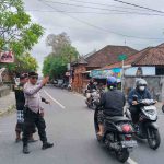 Upacara Ngaben Warga Kesiman, Sinergi Bhabinkamtibmas dan Pecalang Kawal Jalannya Prosesi