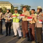 Sat Lantas Polres Badung Tebar Semangat Merah Putih di Jalan Raya