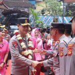 Laksanakan Kunjungan Kerja ke Polres Bangli, Kapolda Bali Beri 3 Penghargaan Kepada Personel Berprestasi