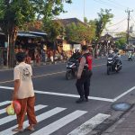 Polisi Hadir di Tengah Masyarakat, Gatur Pagi Lancarkan Aktivitas Warga