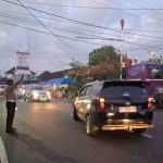 Akhir Pekan Ramai, Polsek Abiansemal Tingkatkan Pelayanan Lalin Sore Hari