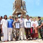 Wakapolres Klungkung Hadiri Ceremony Rekor MURI Patung Anyaman Bambu Terbesar di Indonesia “Octopus Queen”.