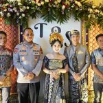 Kapolres Klungkung Hadiri Resepsi Pernikahan Personel
