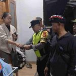 Bhabinkamtibmas Desa Sumerta Kauh Dampingi Pendataan Administrasi Duktang Non-Permanen