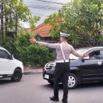 Akhir Pekan Padat, Polsek Abiansemal Intensifkan Pengaturan Lalu Lintas Sore