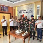 Kapolsek Kuta Sampaikan Ucapan Selamat HUT TNI ke-80 di Pangkalan TNI AU Ngurah Rai