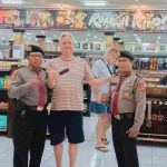 Unit Wisata Sat Pamobvit Polresta Denpasar Laksanakan Patroli Dialogis di Kawasan Legian, Jaga Kamtibmas Tetap Kondusif