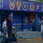Upacara Bendera Peringati Hari Pahlawan di SMK Penerangan Cakra Nusantara, Kanit Intelkam Polsek Densel Bertindak sebagai Inspektur Upacara*