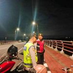 Cegah Aksi Balap Liar, Personel Unit Samapta Polsek Klungkung Intensifkan Patroli ke Jembatan Merah PKB
