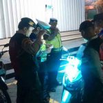 Cegah Curat, Curas dan Curanmor Kapolsek Mengwi Pimpin Kegiatan Patroli Malam Minggu