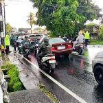 Pengamanan Hari Raya Galungan, Personil Polsek Abiansemal Tetap Lakukan Gatur Lalin Sore