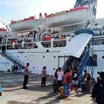 KM Awu Tiba di Pelabuhan Benoa, Membawa 942 Penumpang Turun dan Situasi Tetap Kondusif.