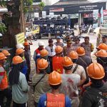 Lakukan Kegiatan Sambang Kamtibmas, Kapolsek Dentim Sapa Buruh Proyek Unmas dan Beri Arahan Keamanan