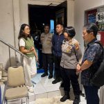 Jelang Nataru Kapolsek Denbar Kunjungi Gereja, Sampaikan Imbauan Pengamanan Ibadah