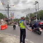 Pastikan Keamanan & Ketertiban Jalan Raya, Polsek Abiansemal Gelar Gatur Sore