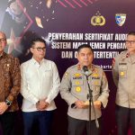 Polri Serahkan Sertifikat Audit Sistem Pengamanan Objek Vital Nasional Tahun 2025