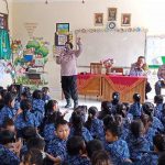 Unit Binmas Polsek Dentim Edukasi Siswa SD Negeri 12 Kesiman tentang Bahaya Bullying