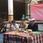 Bhabinkamtibmas Desa Satra Gelar Rapat Koordinasi dan Pembinaan Sipandu Beradat Jelang Malam Tahun Baru.