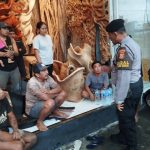 Sambang Kamtibmas Polsek Denbar Kunjungi Artshop, Sampaikan Himbauan Kamtibmas kepada Karyawan