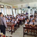 Jumat Curhat. Polsek Kuta Utara Cegah Kenakan Remaja Di SMK PGRI 3 Badung