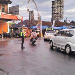 Tingkatkan Keselamatan Pengguna Jalan, Personel Polsek Abiansemal Rutin Laksanakan Pengaturan Lalin