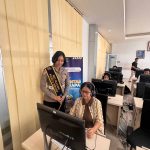 Pelayanan Satpas SIM Polresta Denpasar Berjalan Optimal, petugas Dampingi Ujian Teori Komputer