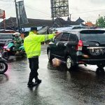 Di Tengah Cuaca Kurang Bersahabat, Polsek Abiansemal Tetap Hadir Untuk Masyarakat