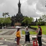 Intensifkan Patroli Dialogis di Lapangan Renon, Unit Turjawali Samapta Polresta Denpasar Pastikan Situasi Aman