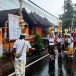 Polsek Mengwi Laksanakan Pengamanan Maligya Punggel di Griya Gede Denkayu