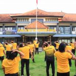 Personel Polres Klungkung Gelar Olahraga Jumat, Jaga Kebugaran dan Kekompakan.