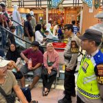 Sambang Kamtibmas Personel Polsek Denpasar Barat di Pusat Perbelanjaan, Pastikan Keamanan