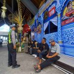 Ops Ketupat Agung 2026, Polisi Sapa Driver Bus di Terminal Mengwi