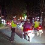 Arus Lalin Meningkat Unit Lantas Polsek Kuta Utara Lakukan Pengaturan Sore