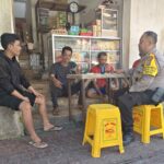 Ngopi Kamtibmas, Bhabinkamtibmas Sumerta Kauh Ajak Warga Jaga Keamanan dan Manfaatkan Layanan 110