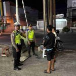 Patroli Sambang Polsek Denpasar Barat di Kawasan Pertokoan Jalan Teuku Umar, Ajak Masyarakat Jaga Kamtibmas