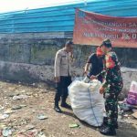 Pengawasan TPS Yangbatu, Bhabinkamtibmas Bersama Babinsa dan DLHK Edukasi Warga Soal Pemilahan Sampah