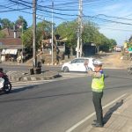 Pengaturan Lalu Lintas Sore Hari, Polsek Abiansemal Antisipasi Kepadatan Akhir Pekan