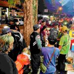 Bhabinkamtibmas dan Aparat Desa Sumerta Kauh Turun Langsung Edukasi Warga Terkait Pengelolaan Sampah