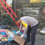 Bhabinkamtibmas Sumerta Kelod Ajak Warga Pilah Sampah dari Rumah Usai Penyisiran Seputaran Lingkungan Desa