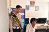 Petugas Satpas SIM Polresta Denpasar Dampingi Pemohon Saat Ujian Teori, Wujudkan Pelayanan Humanis dan Profesional