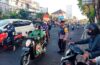 Cegah Penumpukan Kendaraan Bhabinkamtibmas Desa Pemecutan Kaja Laksanakan Ph Pagi Di Depan Smkn 1 Denpasar
