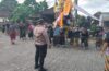 Hadir Di Tengah Masyarakat, Bhabinkamtibmas Desa Selat Kawal Pelaksanaan Upacara Ngaben